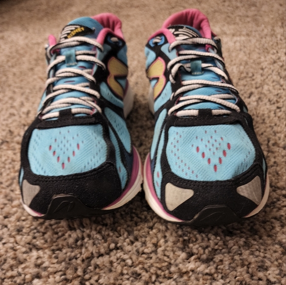 Newton Kismet shoes - Picture 3 of 9